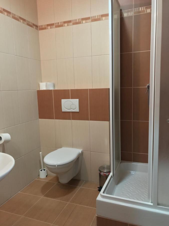 Hotel Remy Bratislava Buitenkant foto