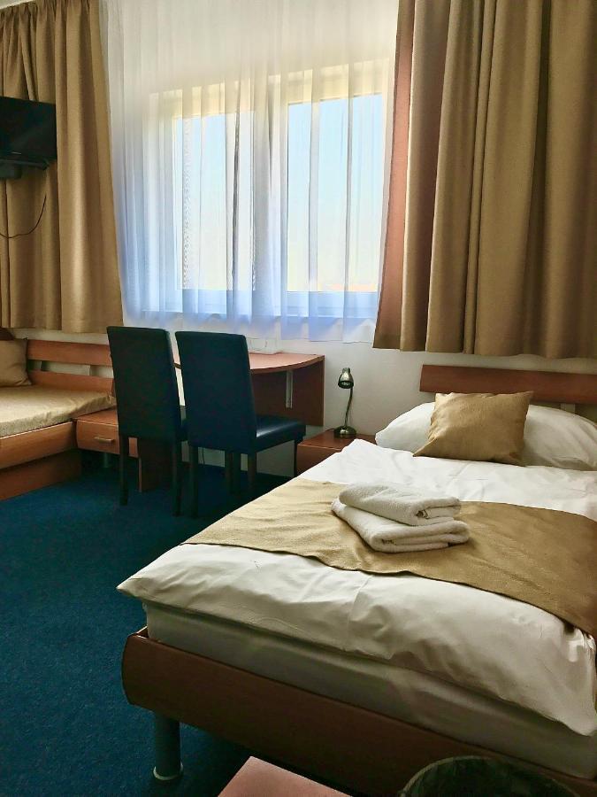 Hotel Remy Bratislava Buitenkant foto