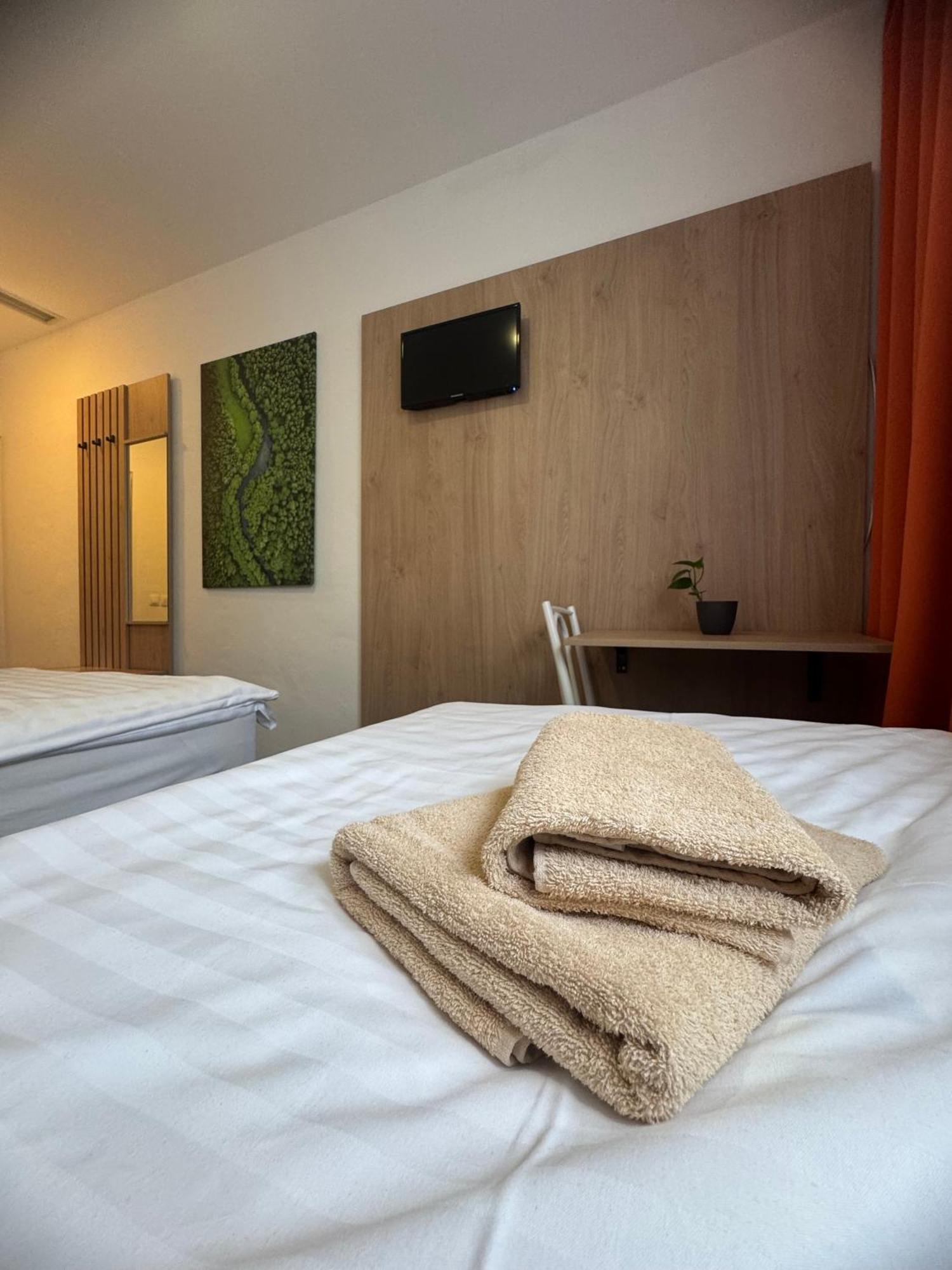 Hotel Remy Bratislava Buitenkant foto
