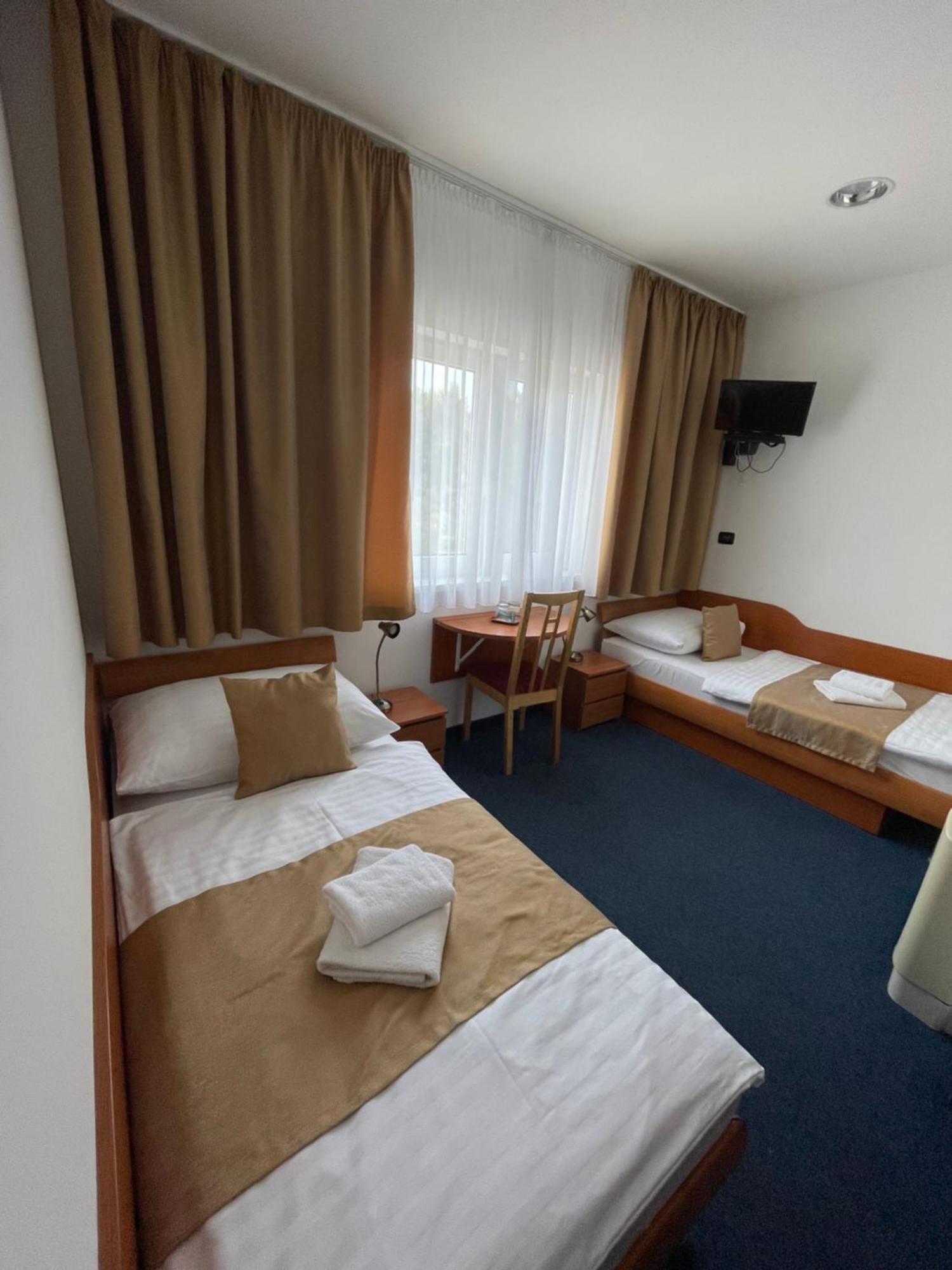 Hotel Remy Bratislava Buitenkant foto