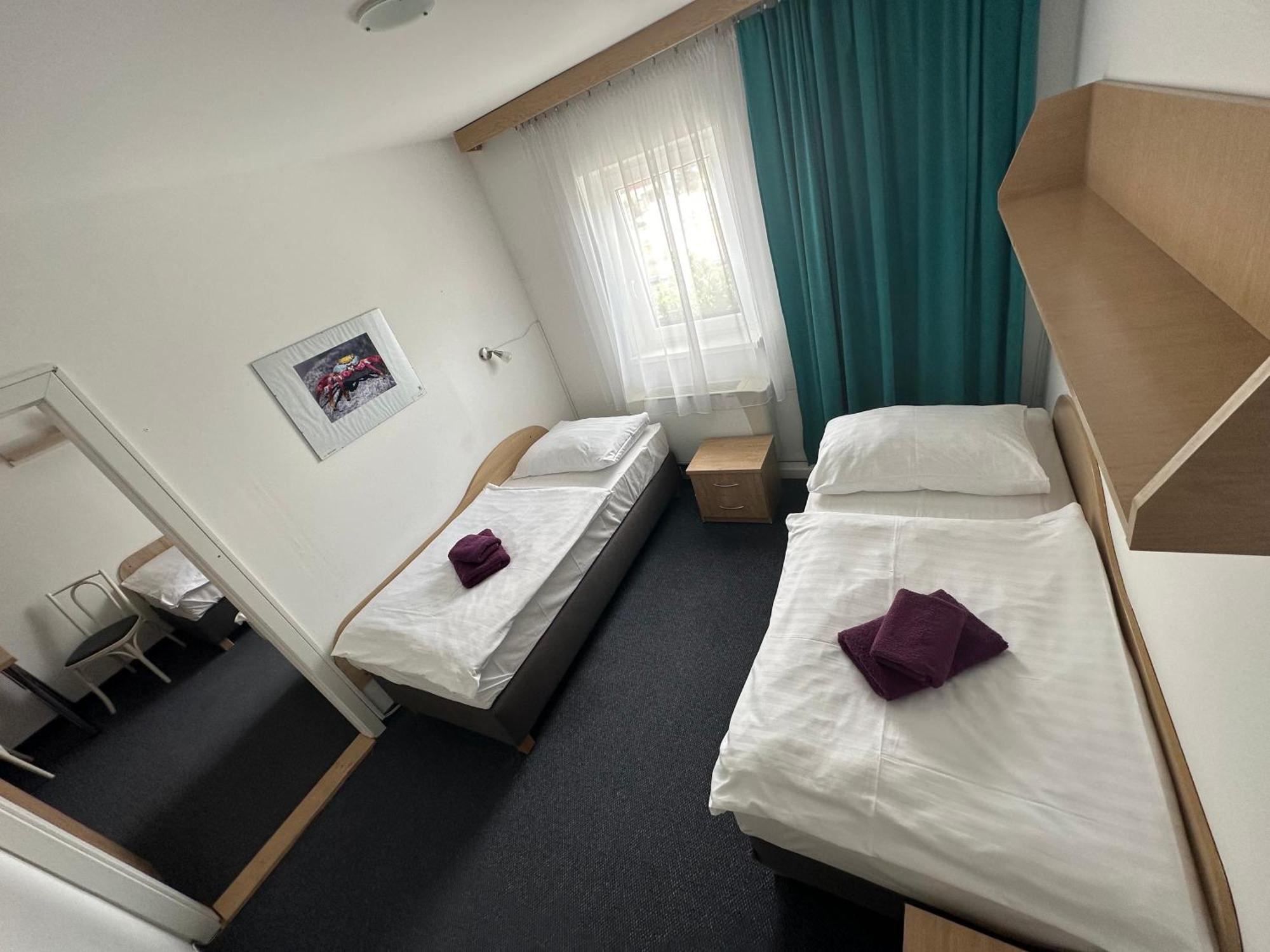 Hotel Remy Bratislava Buitenkant foto
