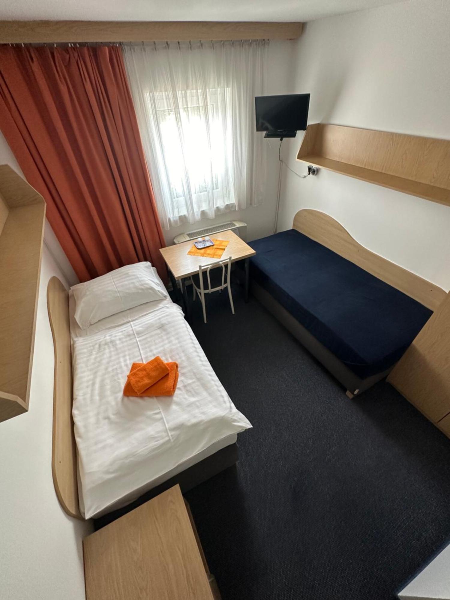 Hotel Remy Bratislava Buitenkant foto
