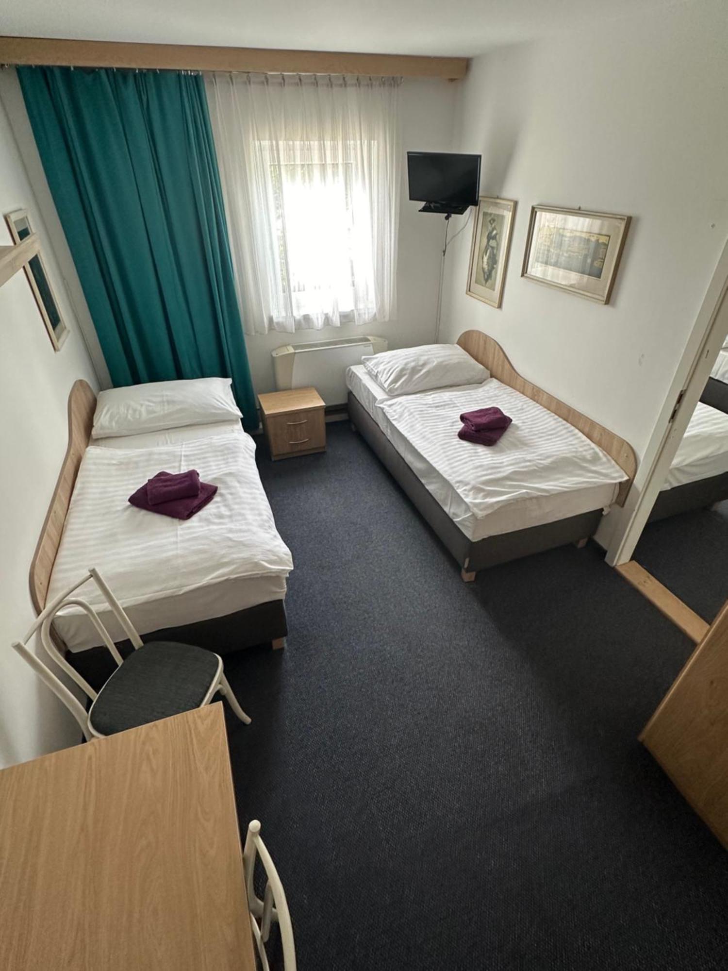 Hotel Remy Bratislava Buitenkant foto
