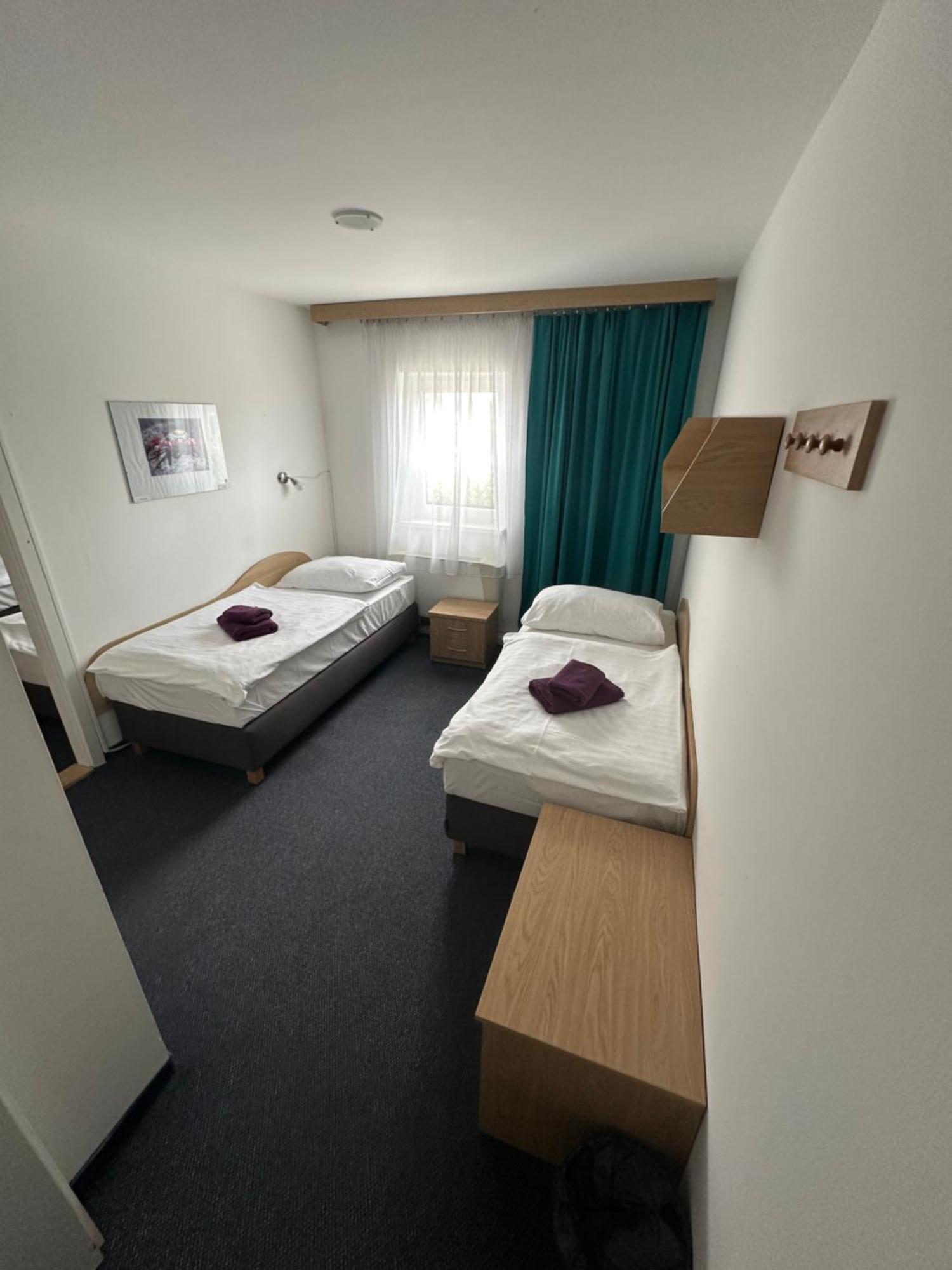 Hotel Remy Bratislava Buitenkant foto