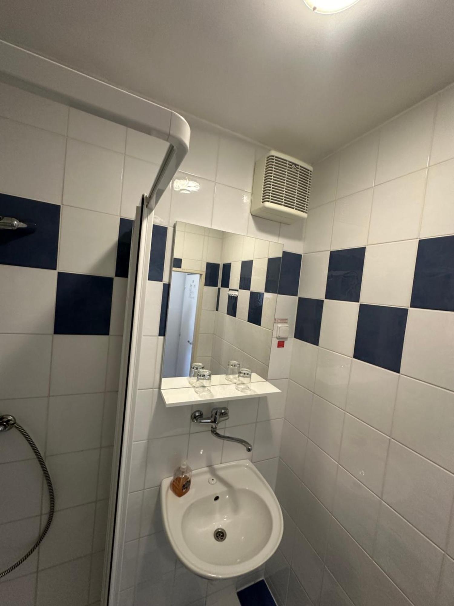 Hotel Remy Bratislava Buitenkant foto