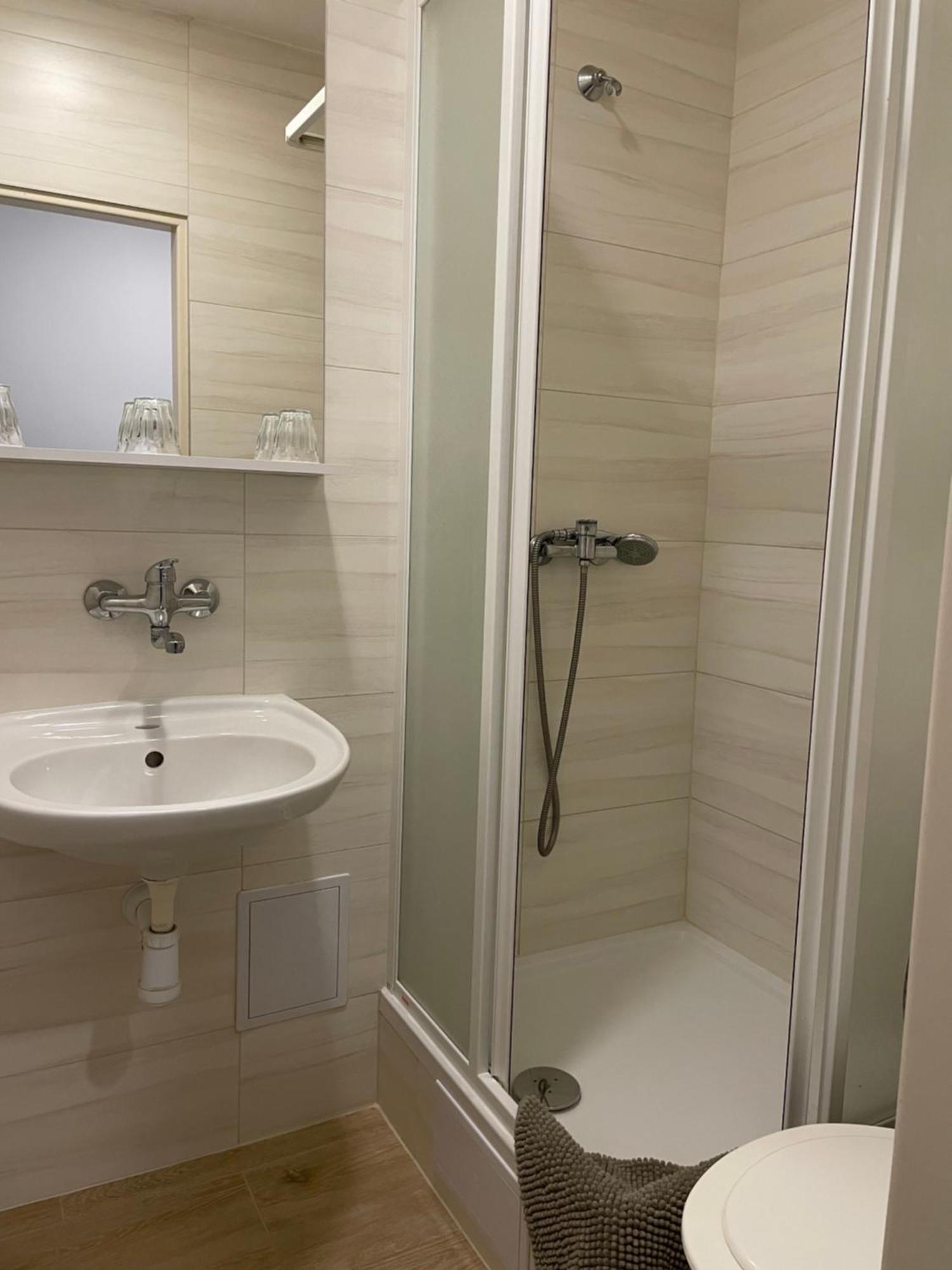 Hotel Remy Bratislava Buitenkant foto